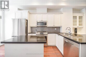 14 Luscombe Ln in Toronto, ON - Building Photo - Building Photo