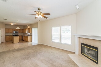 341 W Tropical Trce in Jacksonville, FL - Foto de edificio - Building Photo