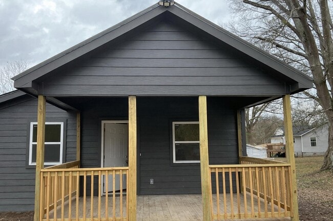 2 Smith Rd in Newnan, GA - Building Photo - Building Photo