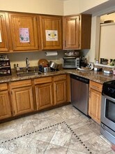 17 Gloucester Ct in Freehold, NJ - Building Photo - Building Photo