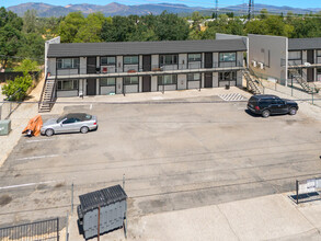 140 Masonic Ave in Redding, CA - Foto de edificio - Building Photo