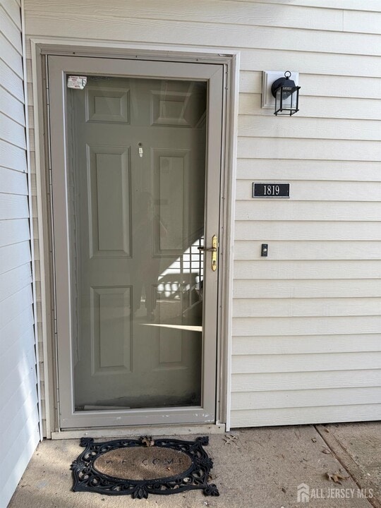 1819 Ravens Crest Dr in Plainsboro, NJ - Foto de edificio