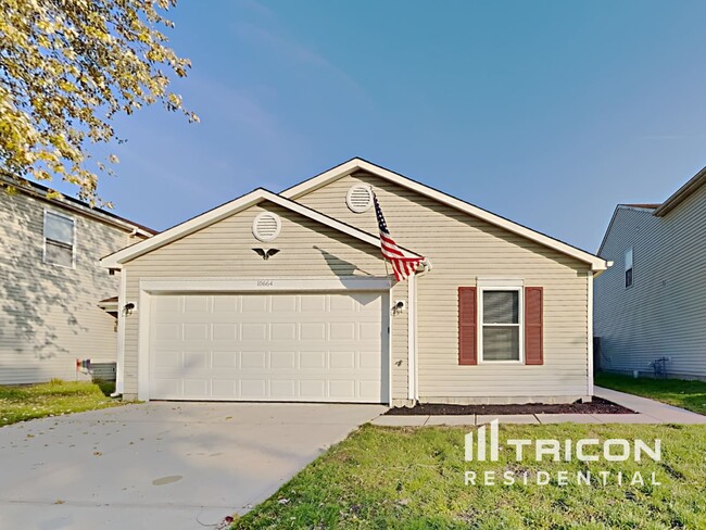 10664 Glenayr Dr in Camby, IN - Foto de edificio - Building Photo