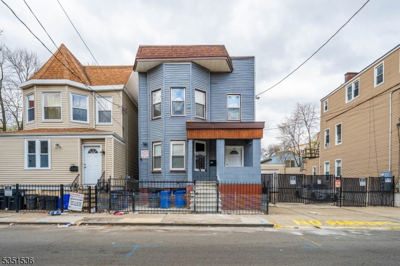 139 S 8th St in Newark, NJ - Foto de edificio