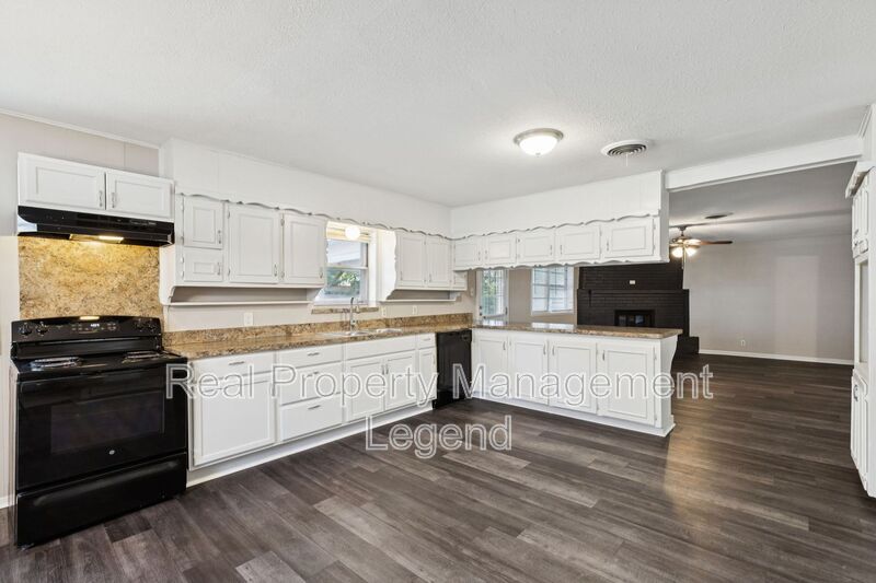7009 Corona Dr in Fort Worth, TX - Building Photo