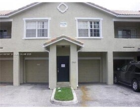 2303 Belmont Ln in North Lauderdale, FL - Building Photo - Building Photo