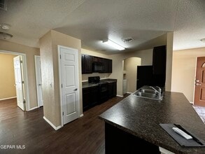 9811 Socorro Rd in El Paso, TX - Building Photo - Building Photo
