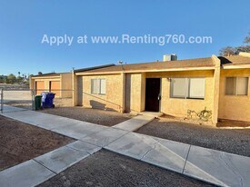 5827 Bagley Ave in Twentynine Palms, CA - Building Photo