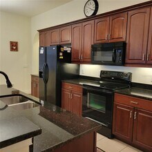 106 Lerida Ct in Nokomis, FL - Foto de edificio - Building Photo
