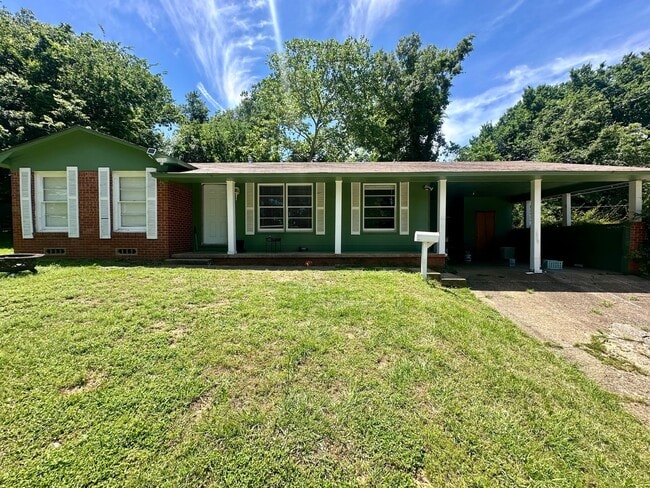 property at 1121 Elizabeth Dr