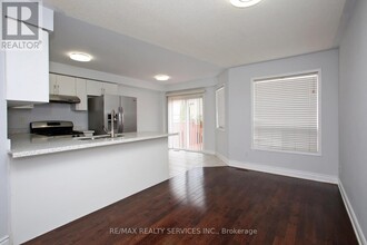 1203 Prestonwood Crescent in Mississauga, ON - Building Photo - Building Photo