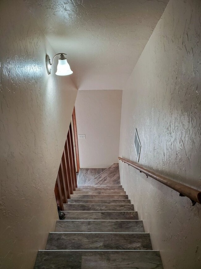 property at 1812 E Chandler Dr