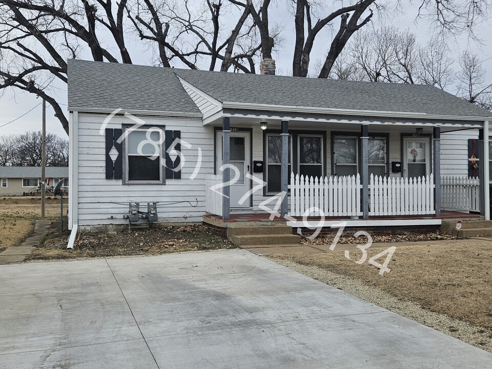 1510 Quincy St, Unit 1510 in Salina, KS - Building Photo