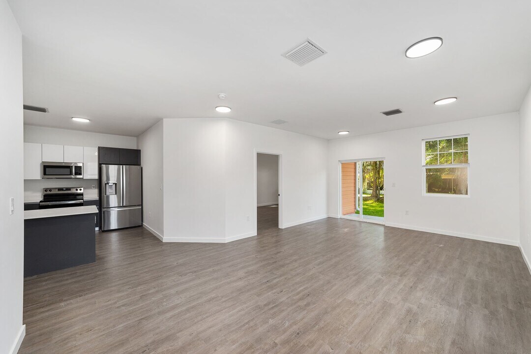 1597 NW 29 Rd in Gainesville, FL - Building Photo