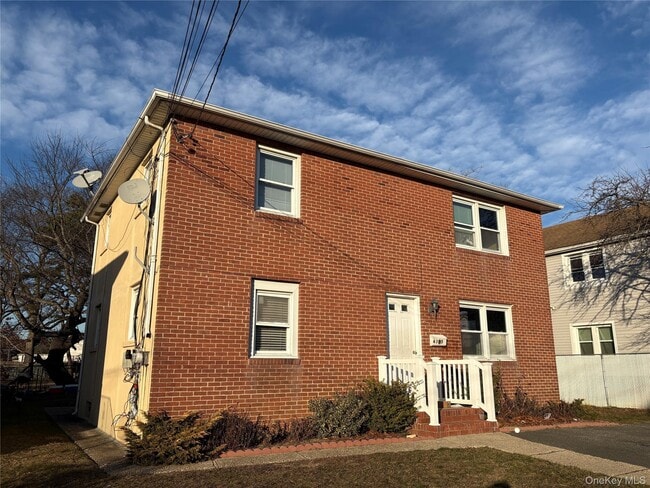 475 Marconi Blvd in Copiague, NY - Building Photo - Building Photo