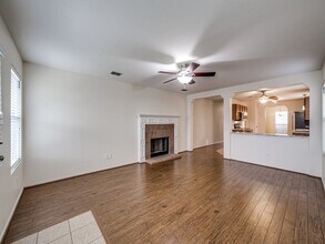 216 Weeping Willow in Cibolo, TX - Foto de edificio - Building Photo