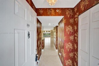 12547 Imperial Isle Dr, Unit 206 in Boynton Beach, FL - Building Photo - Building Photo