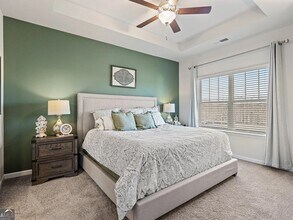 207 DuPont Dr in Cartersville, GA - Foto de edificio - Building Photo