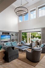 3170 Crayton Rd in Naples, FL - Building Photo - Building Photo
