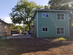 1008 E 49th St, Unit B in Austin, TX - Building Photo - Building Photo