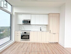 500 Dupont St in Toronto, ON - Building Photo - Building Photo