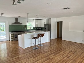3355 SW 22nd St in Fort Lauderdale, FL - Foto de edificio - Building Photo