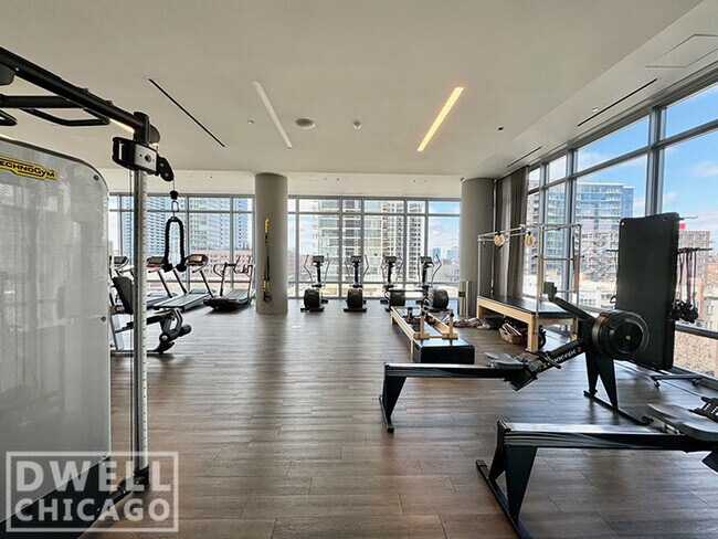 1212 N La Salle Dr in Chicago, IL - Building Photo - Building Photo