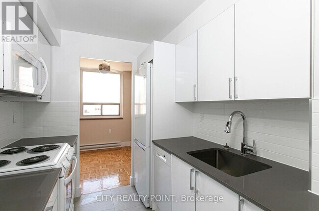55-1055 Isabella St in Toronto, ON - Building Photo - Building Photo