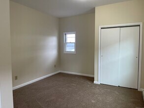 64 Lake Ave in Danbury, CT - Building Photo - Building Photo