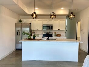 3310 Stoneway Ct, Unit 1 in Champaign, IL - Building Photo - Building Photo