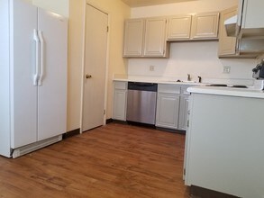 2912 Sage St-Unit -3 in Colorado Springs, CO - Building Photo - Building Photo