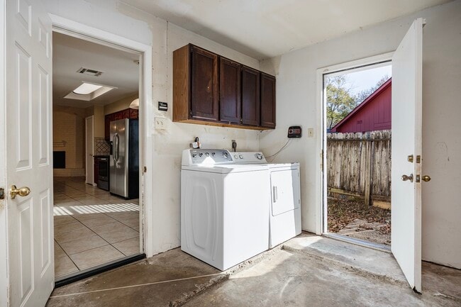 property at 7315 Foxside Ln