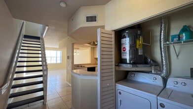 735 SW 148th Ave in Davie, FL - Building Photo - Building Photo