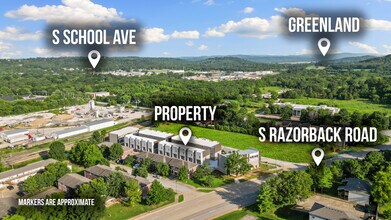 Razorback Row in Fayetteville, AR - Foto de edificio - Building Photo