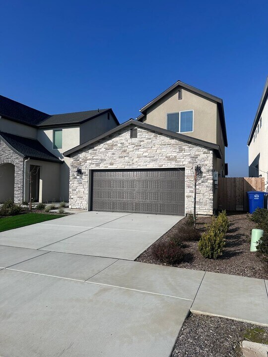 6262 Ave 306 in Visalia, CA - Building Photo