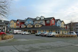 Holiday Bridge Park in Seattle, WA - Building Photo - Building Photo