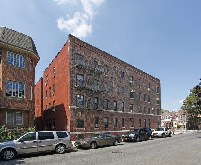 4401 17th Ave in Brooklyn, NY - Building Photo - Building Photo