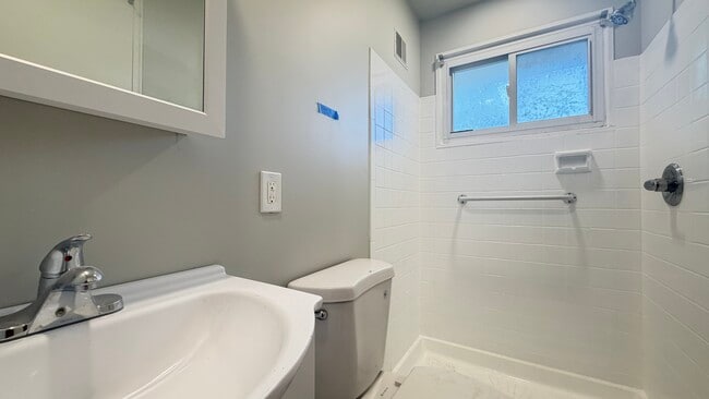 13020 Estelle Rd in Silver Spring, MD - Foto de edificio - Building Photo