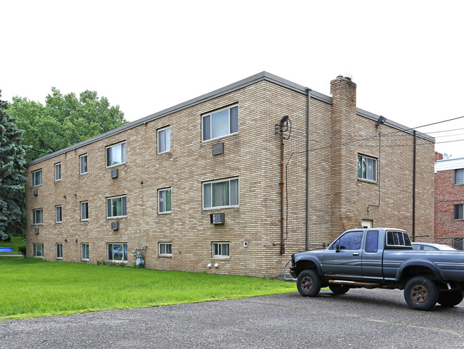 The Vogue Apartments in St. Paul, MN - Foto de edificio - Building Photo