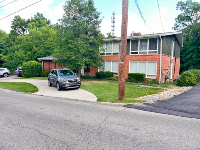 1201 Old Cannons Ln in Louisville, KY - Building Photo - Building Photo