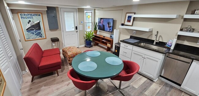 4633 Kernwood Ave, Unit Basement