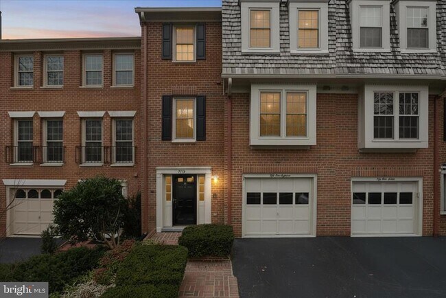 5118 Woodmire Ln in Alexandria, VA - Building Photo - Building Photo