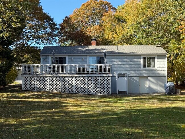 28 Swan Lake Rd in Yarmouth, MA - Building Photo - Building Photo