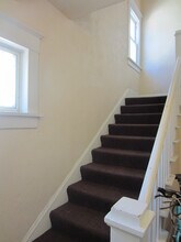 1328 Vermont St, Unit 4 in Lawrence, KS - Foto de edificio - Building Photo