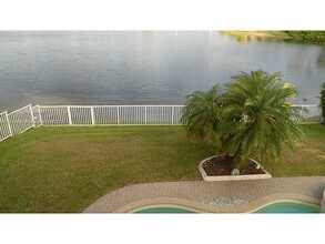 2101 SW 176th Ave in Miramar, FL - Building Photo - Building Photo