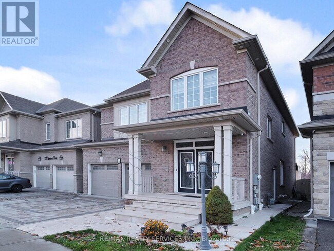 24 Iguana Trail in Brampton, ON - Building Photo - Building Photo