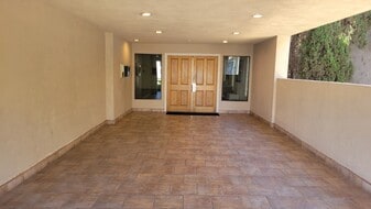 4521 Colbath Ave, Unit 104 in Sherman Oaks, CA - Building Photo