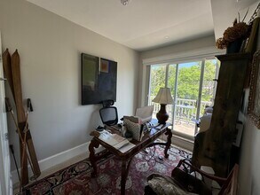 32 Atherton Rd in Brookline, MA - Building Photo - Building Photo