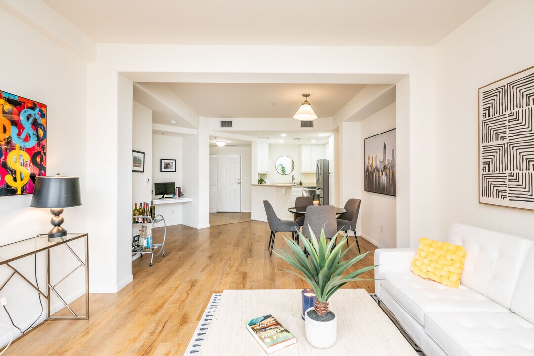 350 K St, Unit 415 in San Diego, CA - Foto de edificio