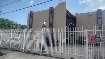 652 NW 3rd St in Miami, FL - Building Photo